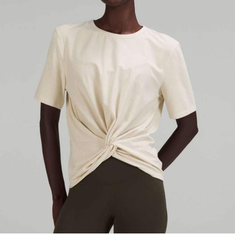 NWT Lululemon Crescent Tee Spark in bone size 8 metallic athletic